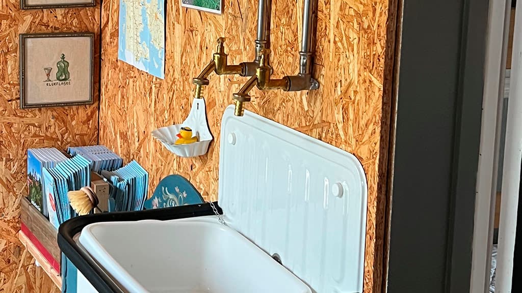 Washbasin at Hjarbæk Pilgrim Hostel
